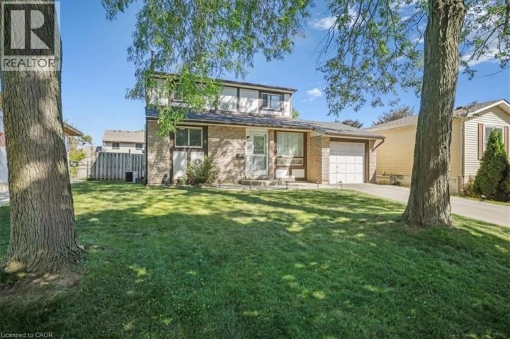 Photo 2 at 9 Inglewood Street, Lynden Hills, Brantford