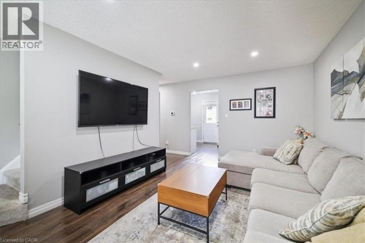 Photo 6 at 9 Inglewood Street, Lynden Hills, Brantford