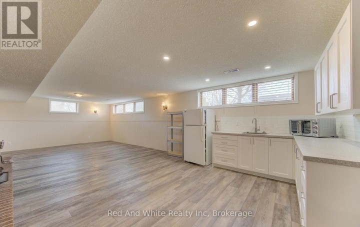 Photo 21 at 449 Greenfield Avenue, Kitchener