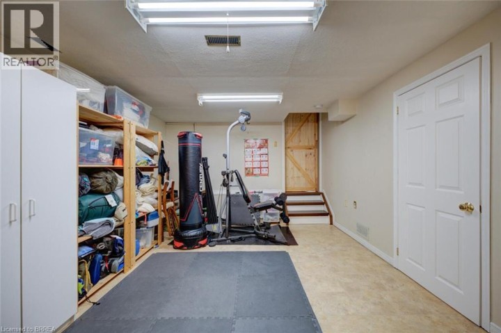 Photo 37 at 31 Coxwell Crescent, Brantwood Park, Brantford