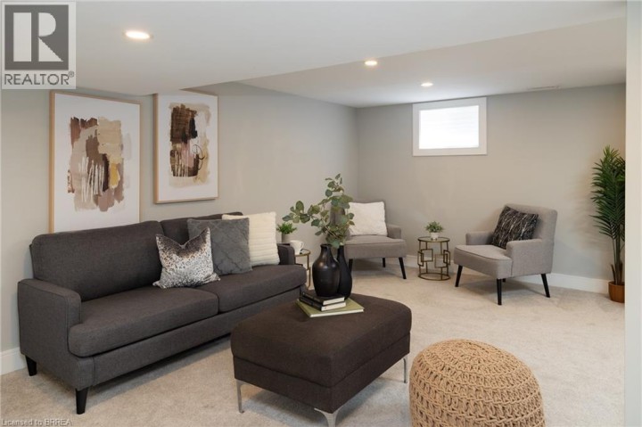 Photo 28 at 40 Varadi Avenue, Rosedale / Gable Height, Brantford