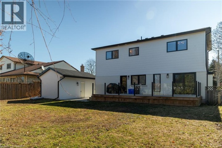 Photo 6 at 40 Varadi Avenue, Rosedale / Gable Height, Brantford