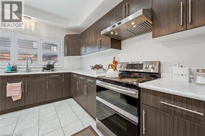 Photo 10 at 77 Eaglecrest Street, Bridgeport, Kitchener