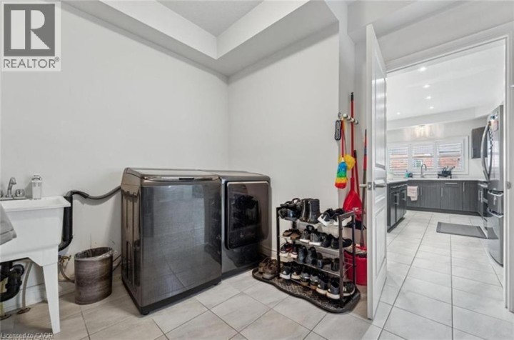 Photo 12 at 77 Eaglecrest Street, Bridgeport, Kitchener