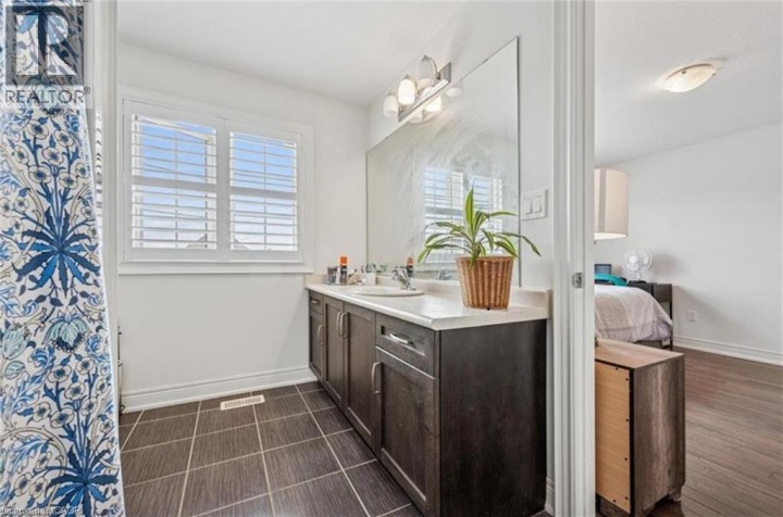 Photo 23 at 77 Eaglecrest Street, Bridgeport, Kitchener