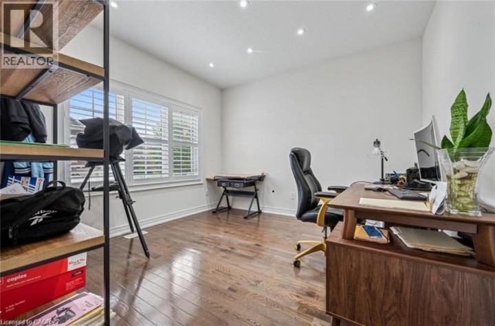Photo 3 at 77 Eaglecrest Street, Bridgeport, Kitchener