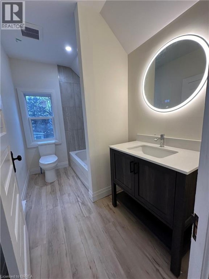 Photo 7 at 59 Church Street, Holmedale, Brantford