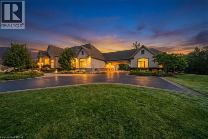 Photo 2 at 29 Wallace Court, Sw Rural, Brantford