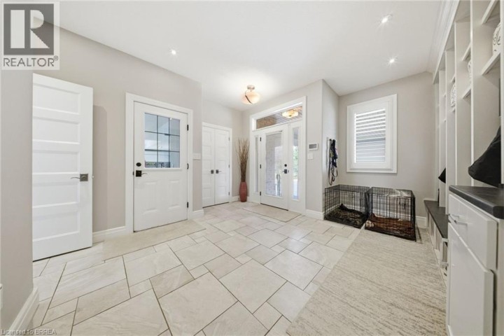 Photo 27 at 29 Wallace Court, Sw Rural, Brantford