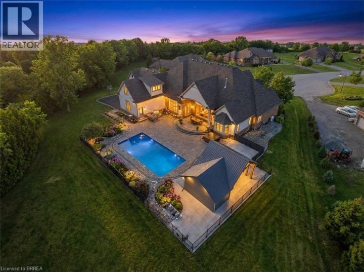 Photo 35 at 29 Wallace Court, Sw Rural, Brantford