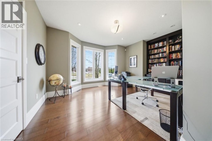 Photo 22 at 29 Wallace Court, Sw Rural, Brantford