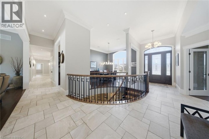 Photo 5 at 29 Wallace Court, Sw Rural, Brantford