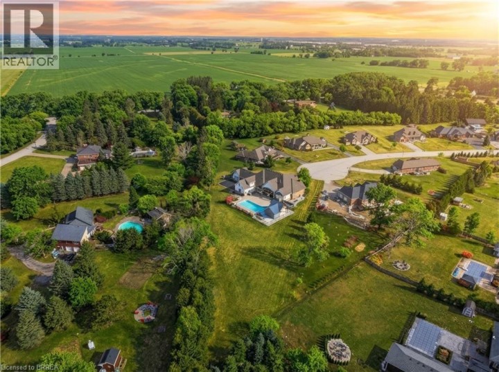 Photo 45 at 29 Wallace Court, Sw Rural, Brantford