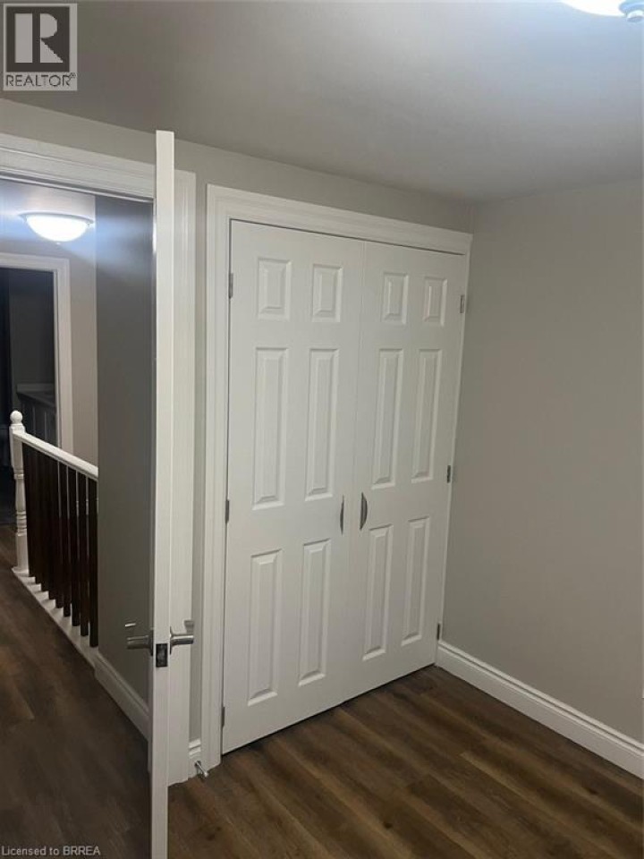 Photo 10 at 54 Debby Crescent, North Park / Wood St., Brantford