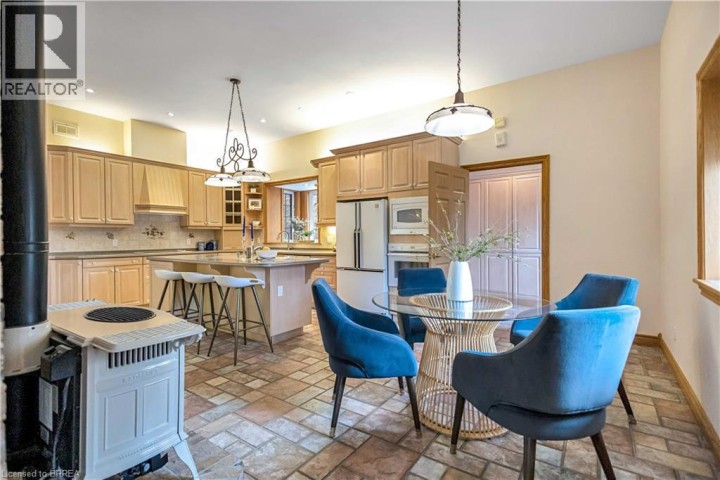 Photo 17 at 103 Tutela Heights Road, Tutela Heights, Brantford