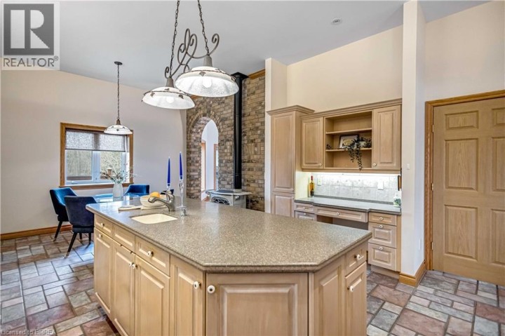 Photo 14 at 103 Tutela Heights Road, Tutela Heights, Brantford