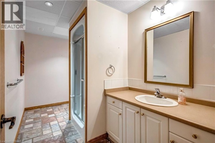 Photo 34 at 103 Tutela Heights Road, Tutela Heights, Brantford