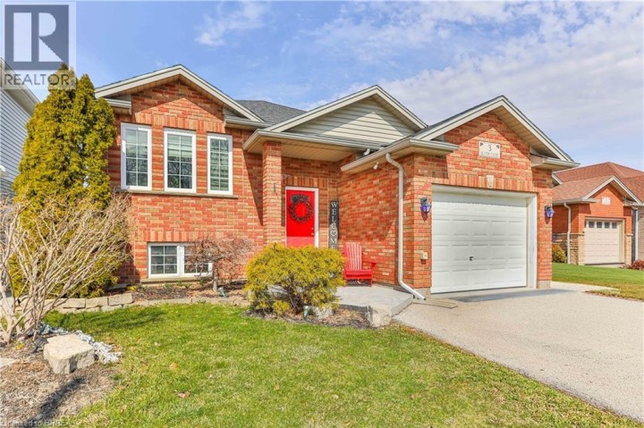 Photo 2 at 3 Oliver Court, Donegal / Mcguiness, Brantford