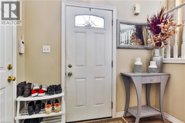 Photo 5 at 3 Oliver Court, Donegal / Mcguiness, Brantford