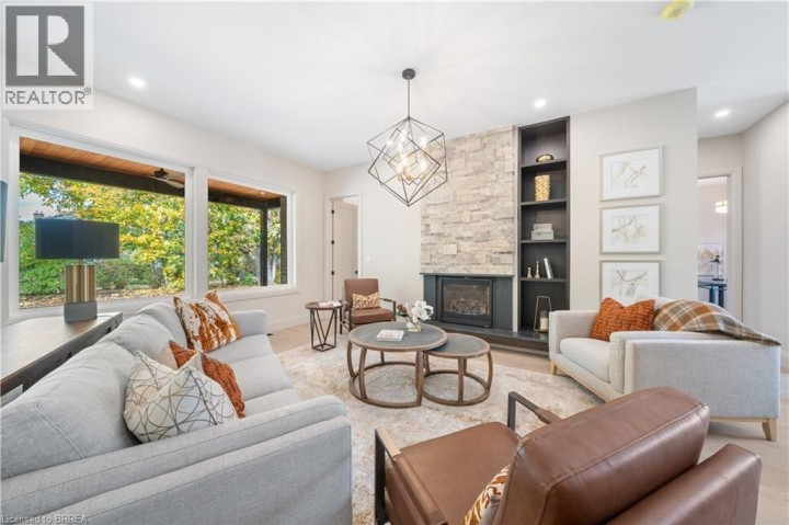 Photo 6 at 163 Parkside Drive, Holmedale, Brantford