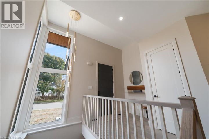 Photo 31 at 163 Parkside Drive, Holmedale, Brantford