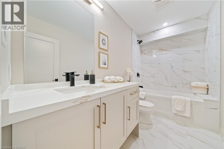 Photo 38 at 163 Parkside Drive, Holmedale, Brantford