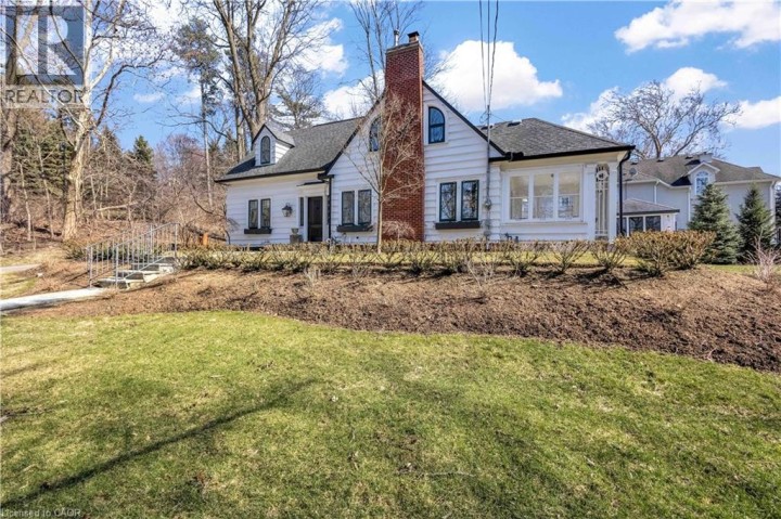 Photo 3 at 514 E Wilson Street, Ancaster Heights / Mohawk Meadows / Maywood, Ancaster