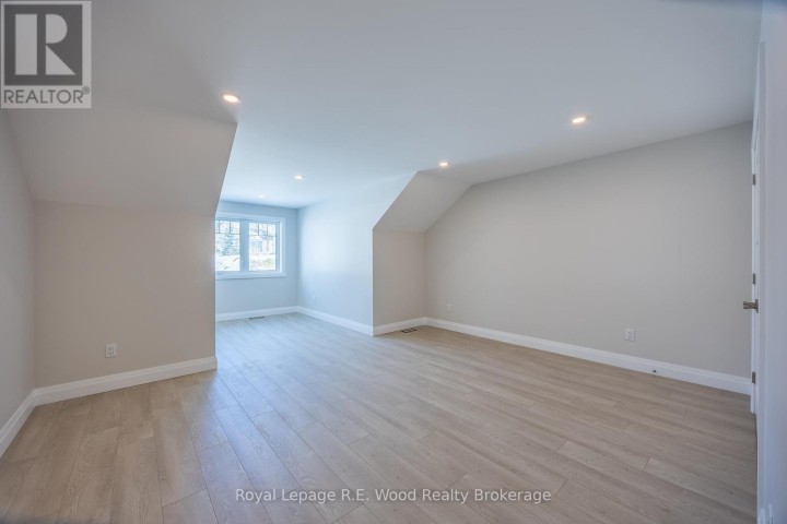 Photo 33 at 15 Greenhill Drive, Tillsonburg