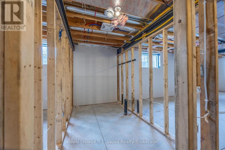 Photo 39 at 15 Greenhill Drive, Tillsonburg