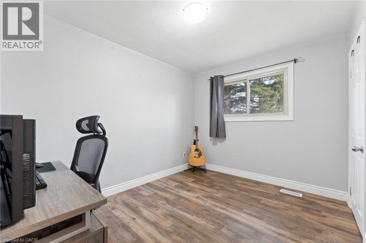 Photo 17 at 137 Donald Street, Heritage Park / Rosemount, Kitchener