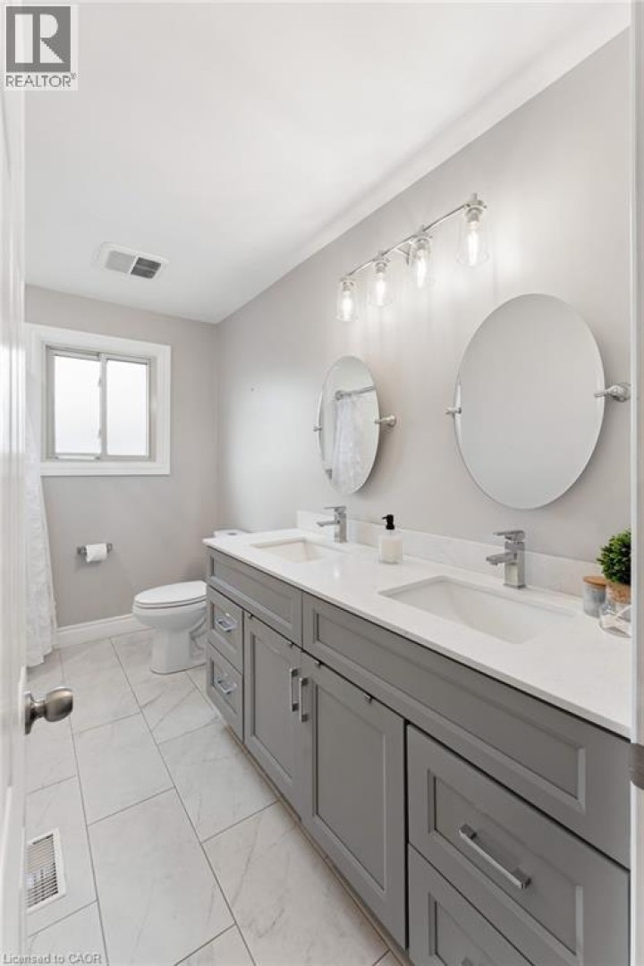 Photo 18 at 137 Donald Street, Heritage Park / Rosemount, Kitchener