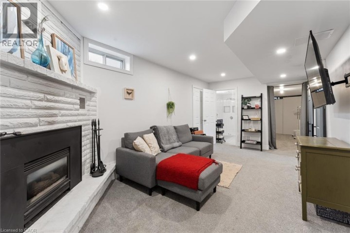 Photo 25 at 137 Donald Street, Heritage Park / Rosemount, Kitchener