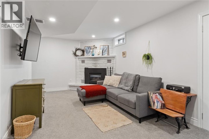 Photo 26 at 137 Donald Street, Heritage Park / Rosemount, Kitchener