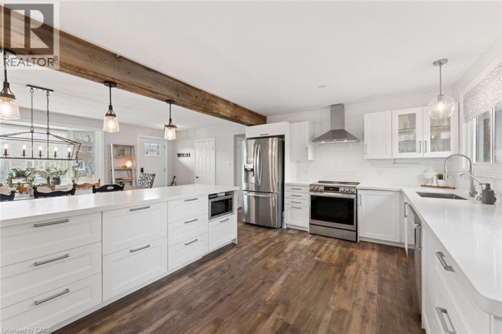 Photo 9 at 137 Donald Street, Heritage Park / Rosemount, Kitchener