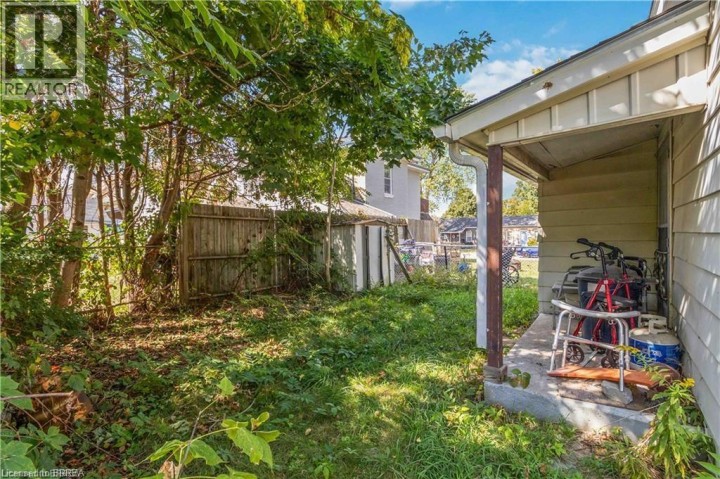 Photo 7 at 22 Park Avenue, Victoria / Arthur, Brantford