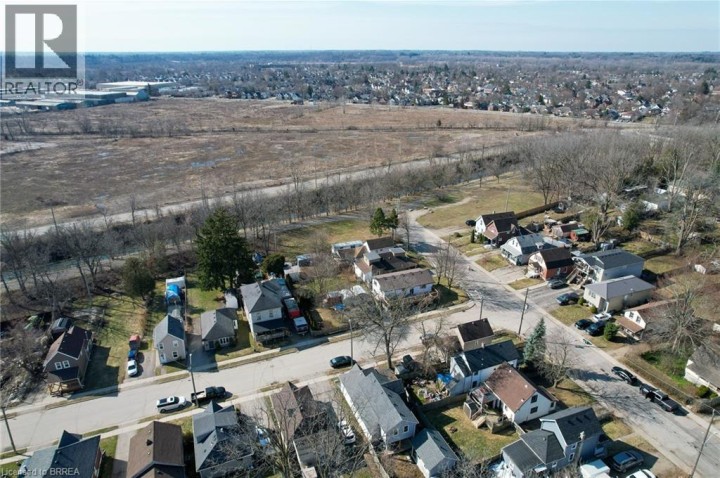 Photo 25 at 17 Drummond Street, Victoria / Arthur, Brantford