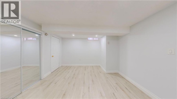 Photo 11 at 133 Wake Robin Drive, Laurentian Hills / Country Hills W, Kitchener