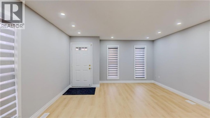 Photo 20 at 133 Wake Robin Drive, Laurentian Hills / Country Hills W, Kitchener