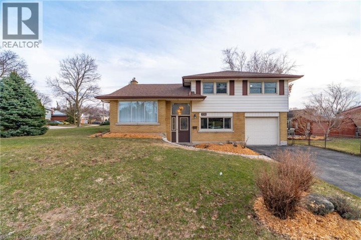 Photo 1 at 135 Burbank Road, Heritage Park / Rosemount, Kitchener