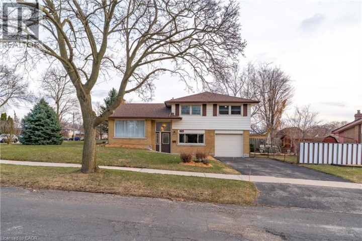 Photo 3 at 135 Burbank Road, Heritage Park / Rosemount, Kitchener