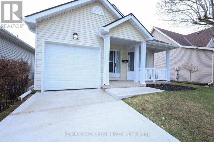 Photo 1 at 33 Wilkins Crescent, Tillsonburg