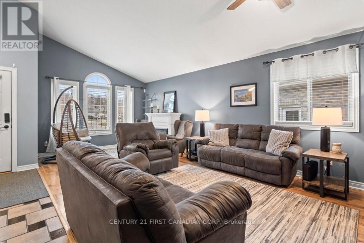 Photo 10 at 17 E Cottonwood Drive, St. Thomas