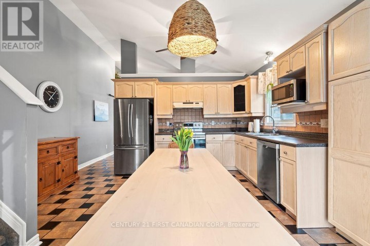 Photo 14 at 17 E Cottonwood Drive, St. Thomas