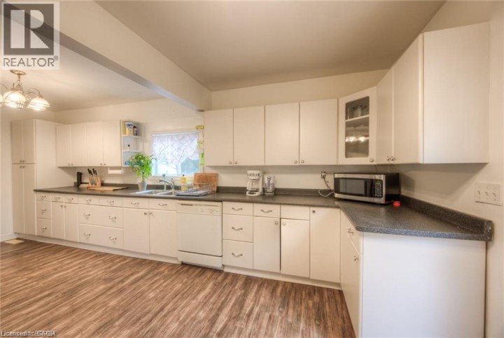 Photo 12 at 10 Bruce Street, East Ward, Brantford