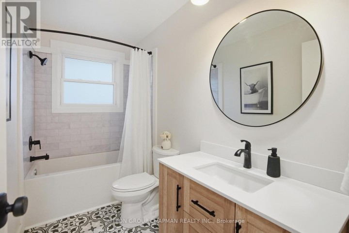 Photo 12 at 136 South Edgeware Road, St. Thomas