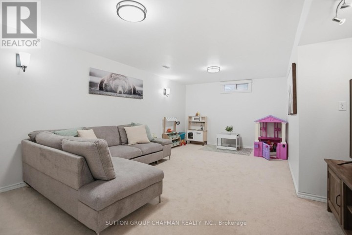 Photo 13 at 136 South Edgeware Road, St. Thomas