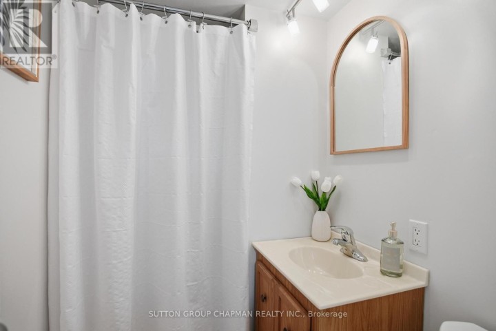Photo 16 at 136 South Edgeware Road, St. Thomas