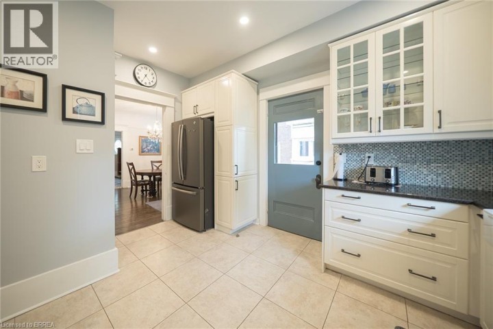 Photo 19 at 8 William Street, North Ward, Brantford