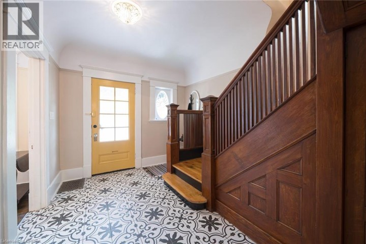 Photo 6 at 8 William Street, North Ward, Brantford