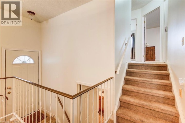 Photo 19 at 53 Greenock Drive, Laurentian Hills / Country Hills W, Kitchener